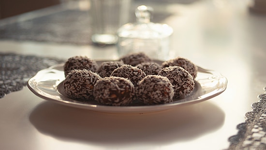 כדורי שוקולד בריאים בהכנה ביתית. צילום: pixabay