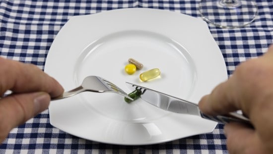 האם אנשים מחליפים מזון אמיתי בתוספי תזונה? צילום: pixabay