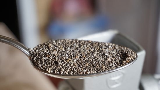 זרעי צ'יה - בצורה כזו לא תפיקו מהם את המיטב. צילום: pixabay