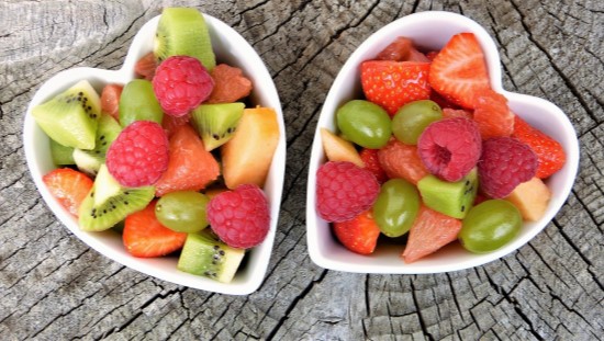 סלט פירות - פינוק בריא. צילום: pixabay