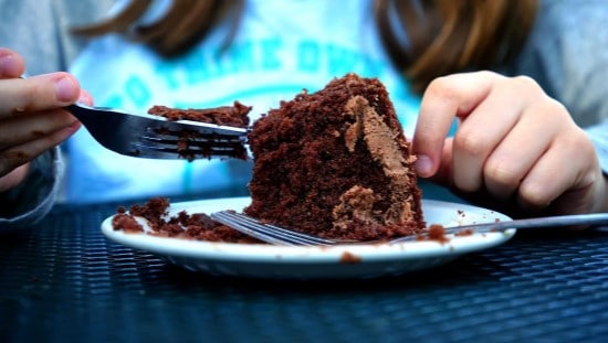 ההנאה מהעוגה לא תמלא את תחושת הריקנות. צילום: pixabay