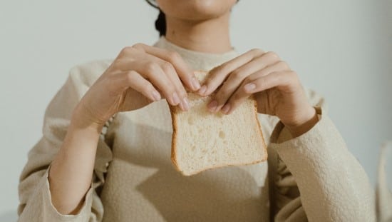 עזבו את הלחם הלבן - ואמצו לכם לחם בריא יותר. צילום: pexels