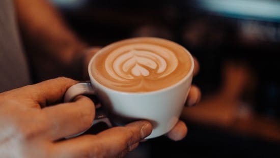 ספל קפה תמים או מקור עשיר לסוכר? צילום: pixabay