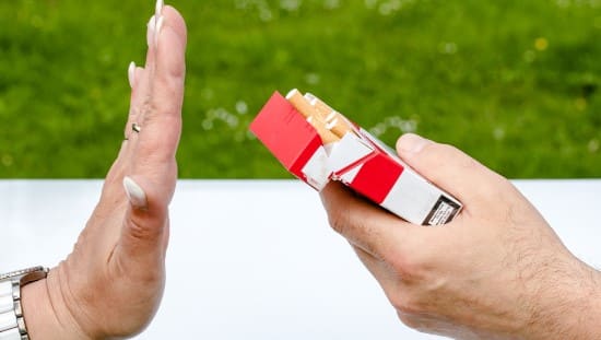 גם נשים שאינן מעשנות, אך חשופות לעישון פסיבי נמצאות בסיכון מוגבר. צילום: pixabay