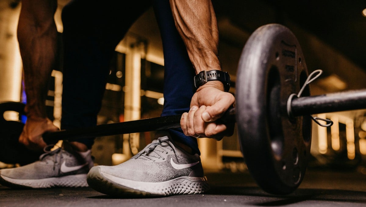 ספורטאי L-carnitine הוא תוסף פופולארי בקרב ספורטאים המעוניינים להגביר את שריפת השומן. צילום: pexels