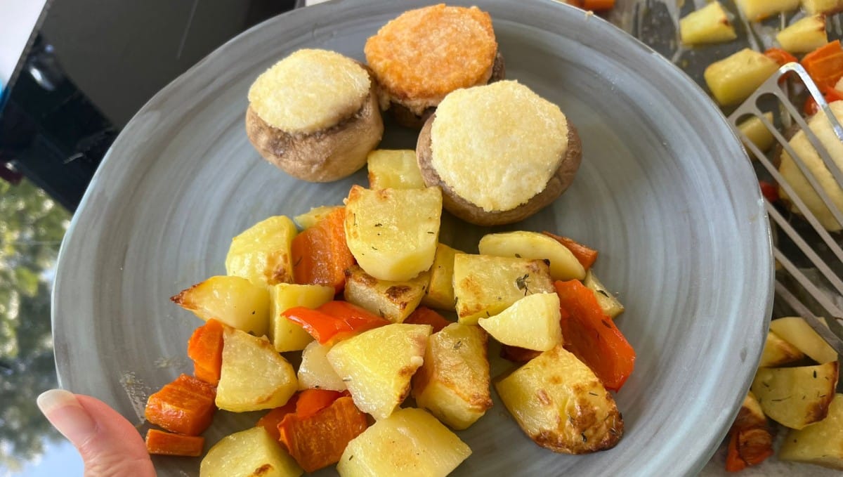 ילדים, הארוחה מוכנה. צילום: עינב בורשטיין