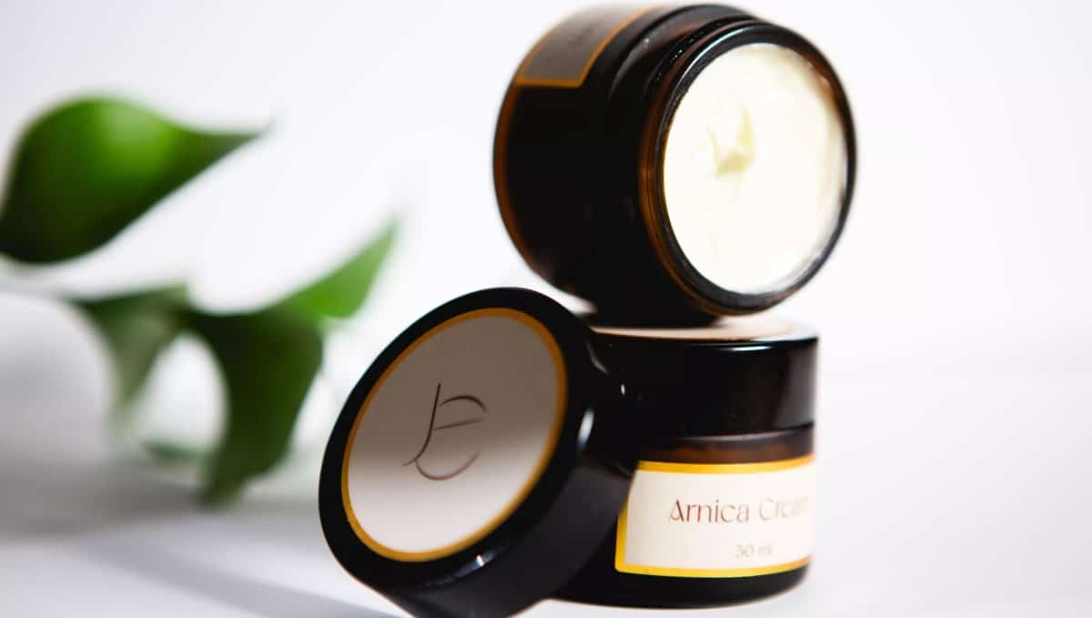 קרם ארניקה טיפולי, פרי פיתוחו של יהושע אלישע. צילום: יח"צ