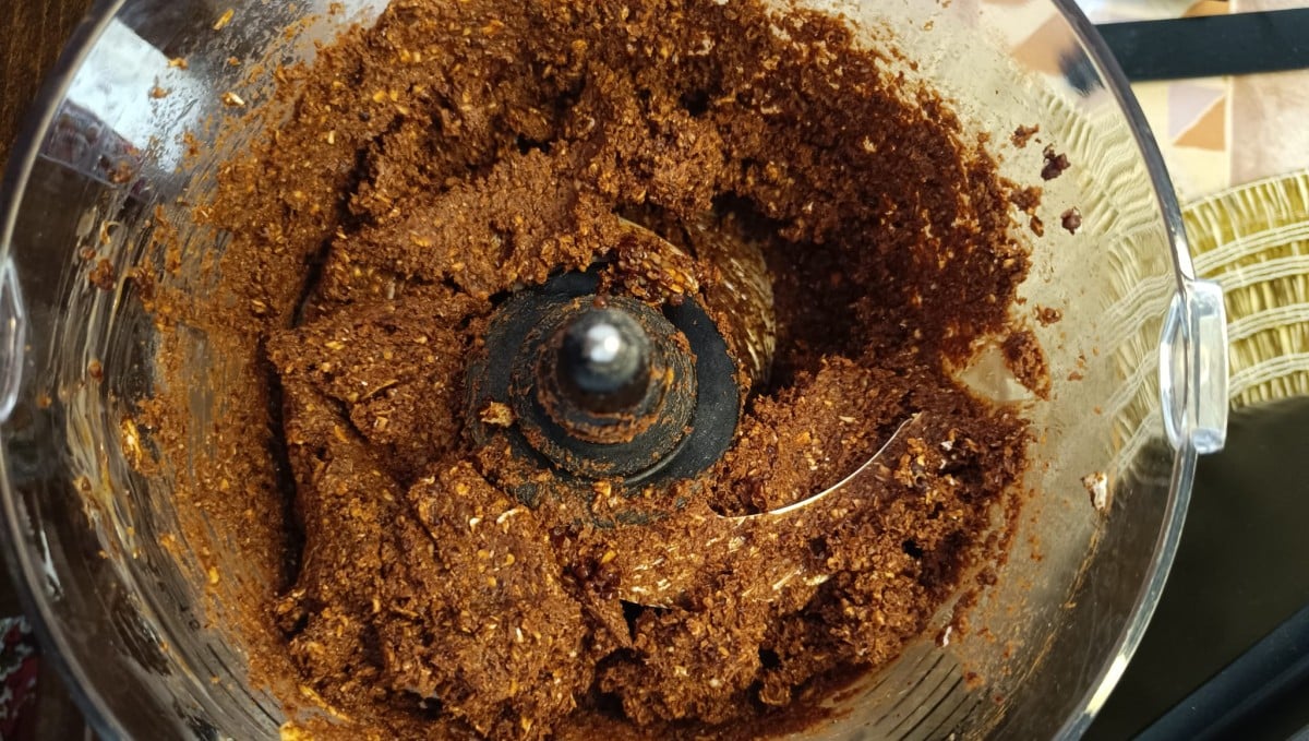 התערובת במעבד מזון. צילום: גבריאלה חבויניק