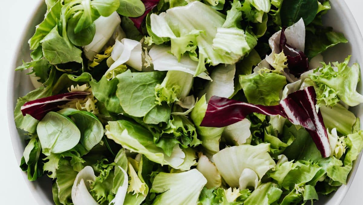 סלט ירוק שמחכה לרוטב. תמונה: pexels