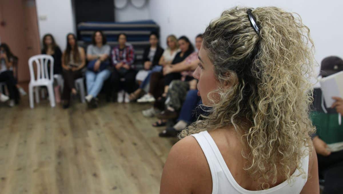 עדי כהנן בסדנה על תזונה נכונה בגיל המעבר. צילום: ליאור שני